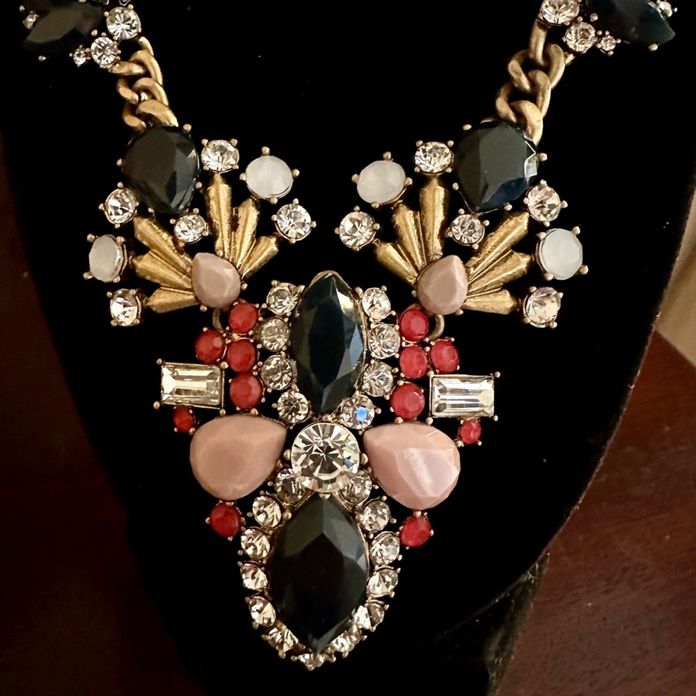 J Crew Black and Gold Statement Necklace VTG EUG - Picture 3 of 4